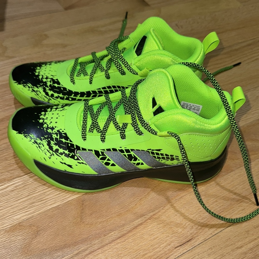 Adidas Sneakers